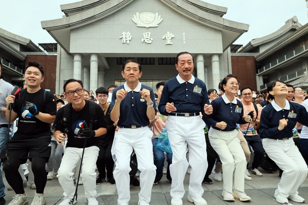me02主文-大都会/全马52点同步捡跑 庆大马慈济环保30周年/
