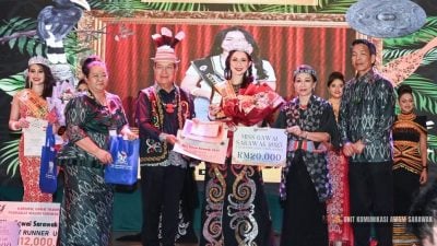 砂达雅美后选美赛．戴芬峇恩大卫艳压群芳