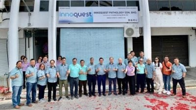李景胜主持仪式．客家公会新所上招牌