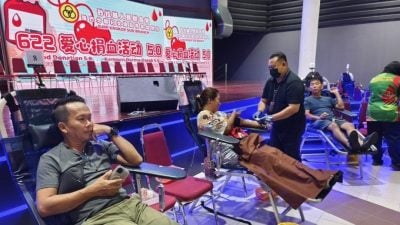 珠巴人联捐血活动．91次捐血成焦点人物