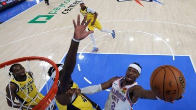 NBA总决赛| 双星合砍71分力退溜马  雷霆拿下天王山之战！