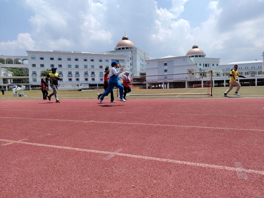 NS年轻人（主文）：振中二校运动会 奋勇争先 青春飞扬