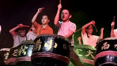 廿四节令鼓狂击“卖猪仔”憾人心   颠覆想象的艺术盛宴警愓世人防诈骗