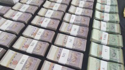 警起获853万毒品财物|警方追查10年 主脑夫妇落网