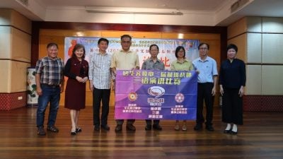 独中三语演讲赛10年耕耘 . 熊美鹃：成砂独中教育闪亮名片