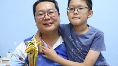 不放弃就是父爱最深模样  “模范父亲”吴岱锦 的 陪伴之路