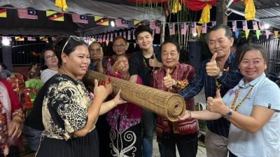 黄顺舸：达雅节卷席仪式 重申砂人民共同身份