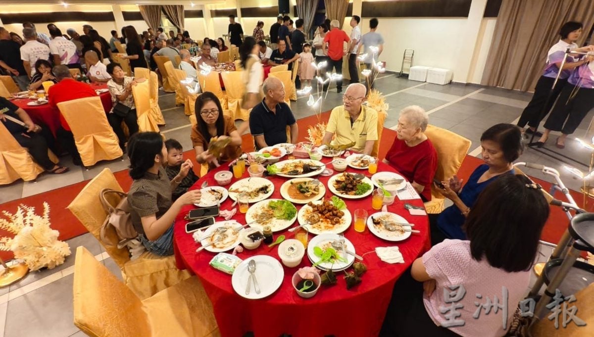 曼绒客家公会庆端午 男女老少齐传承节庆
