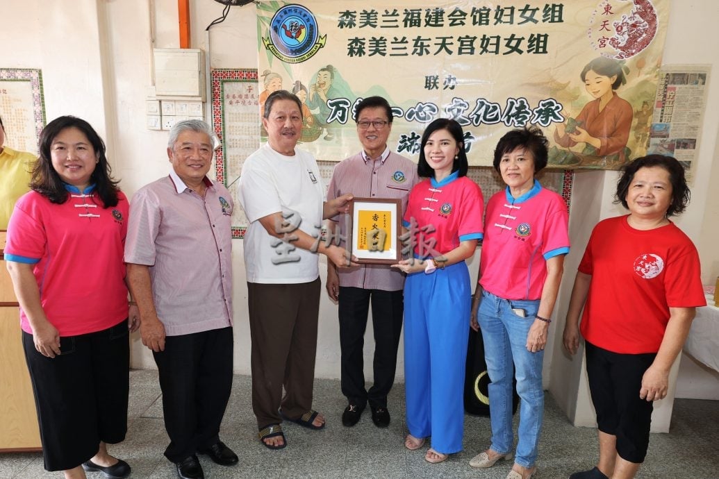 森福建会馆 芙东天宫庆端午| 去年学裹粽 今年当师傅,文化传承不“粽”断