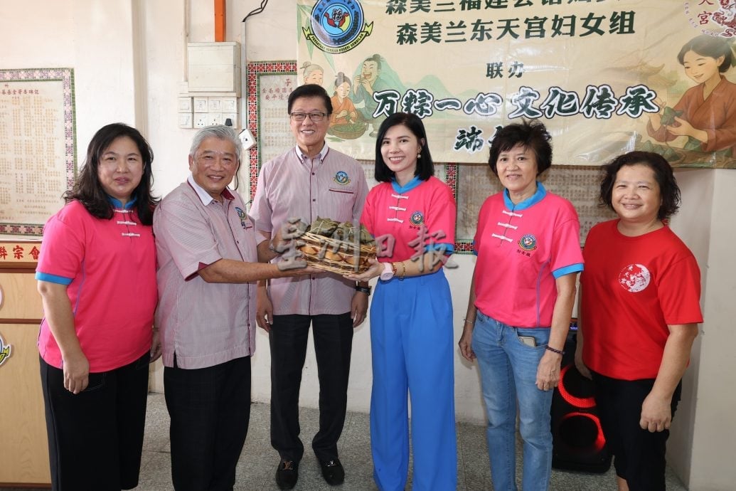 森福建会馆 芙东天宫庆端午| 去年学裹粽 今年当师傅,文化传承不“粽”断