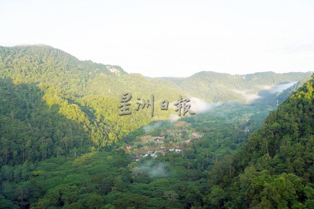 （大北马）数处石灰岩断崖抗蚀力弱，纳卡湾山脉不排除再有落石风险