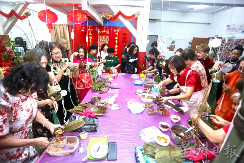 东(已签发):关丹华人协会“尽情包粽”比赛