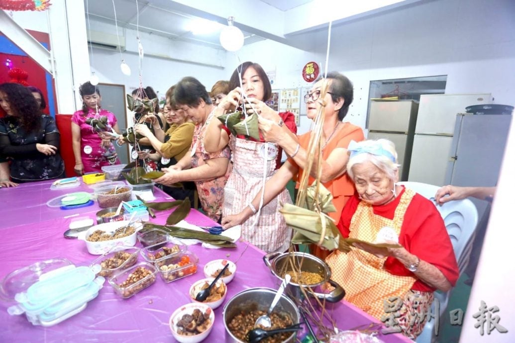 东(已签发):关丹华人协会“尽情包粽”比赛