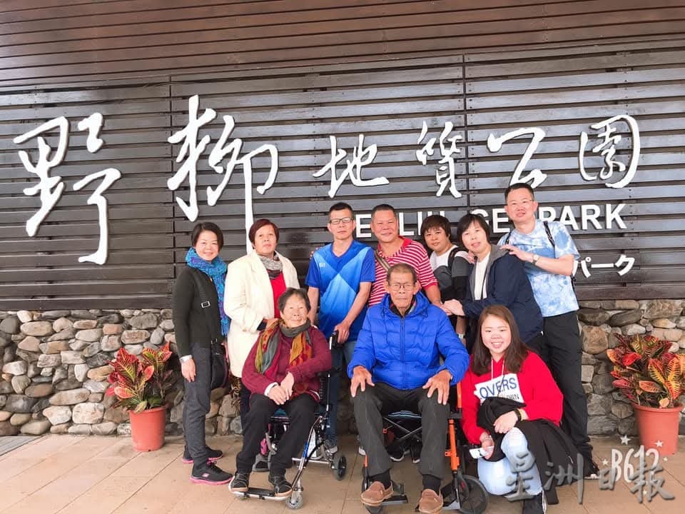 家好热闹︱:3日见报/封底主文/郭氏百人之家 愿拍上一张完整“全家福”