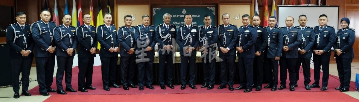 东:已签发:警方活动