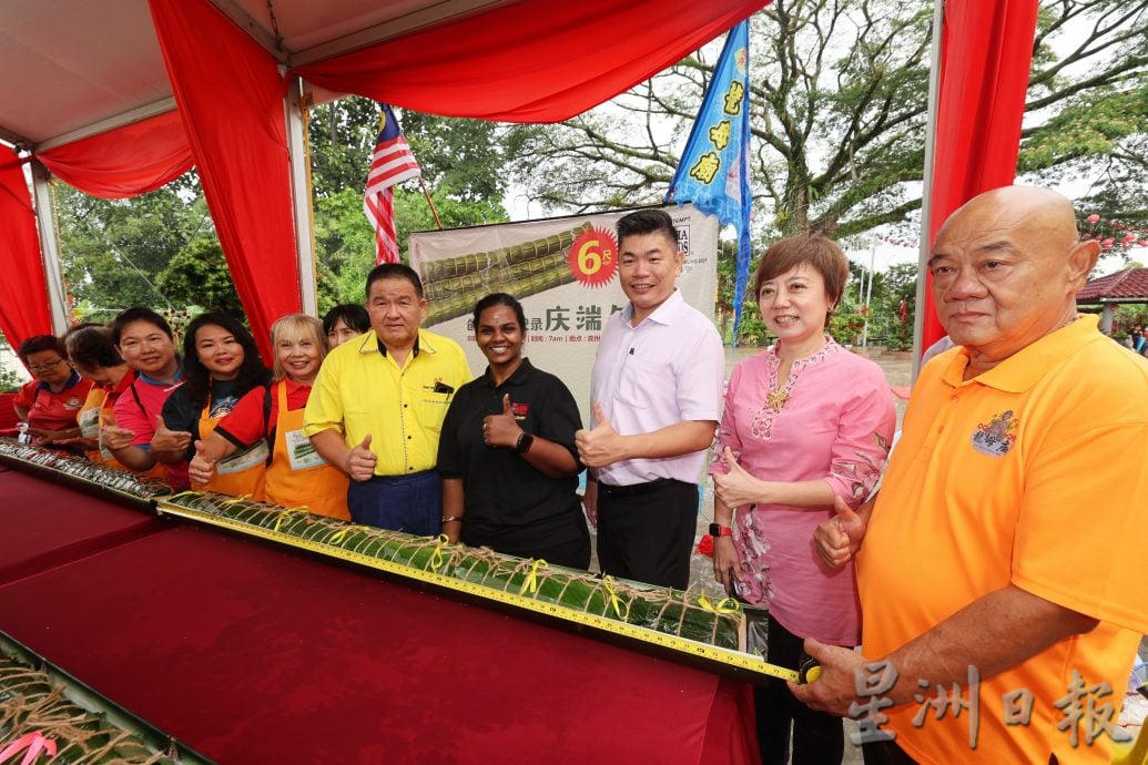 森龙母庙创大马记录，裹出全马最长粽子