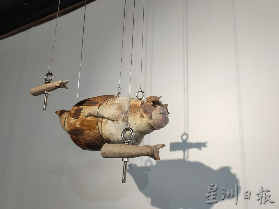 邓文建“Who Among Us”个展