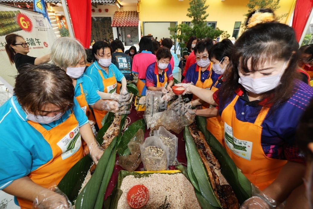 龙母“点灵”大雨准时停，森桂青龙母庙游神顺利完成