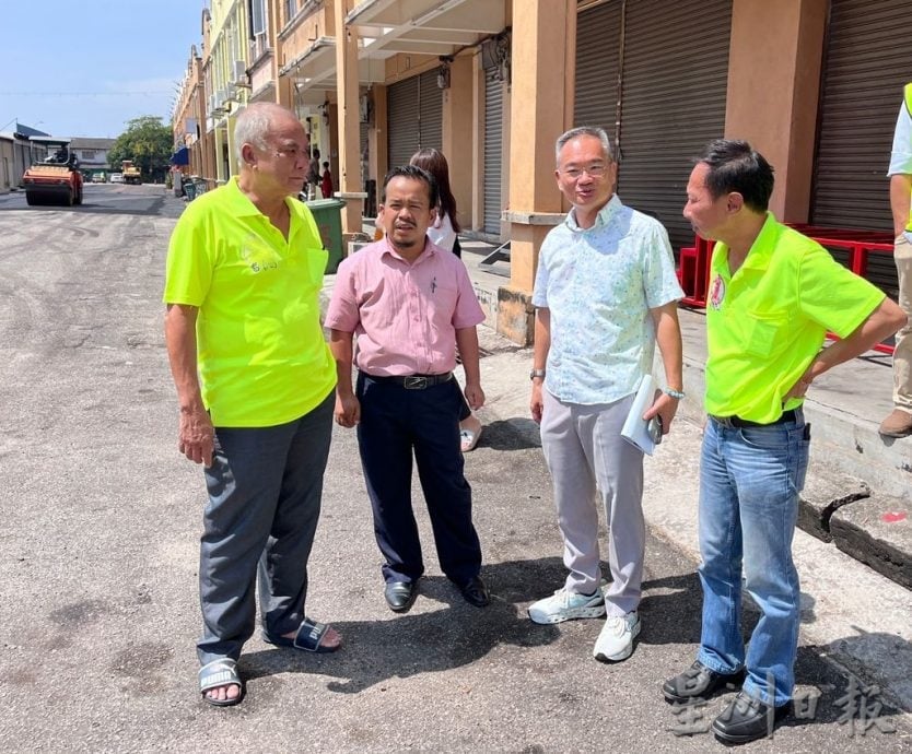 玛琳再也关帝宫前方道路及另2条相连路段重铺工程正式展开