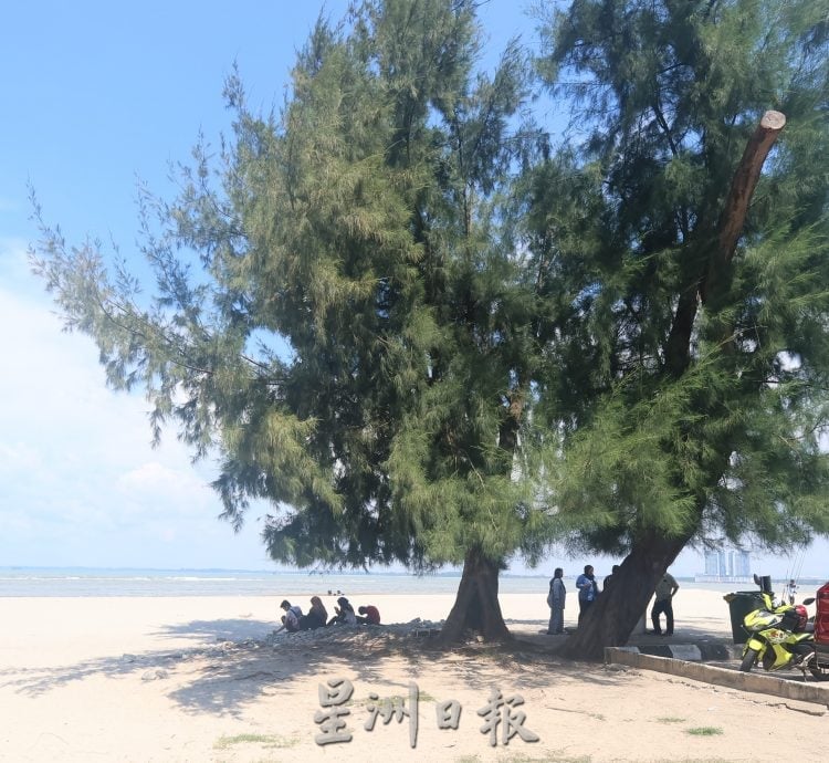 东::连假效应带动旅游热潮,关丹美景美食吸客,游客呼吁维持餐饮亲民价格。