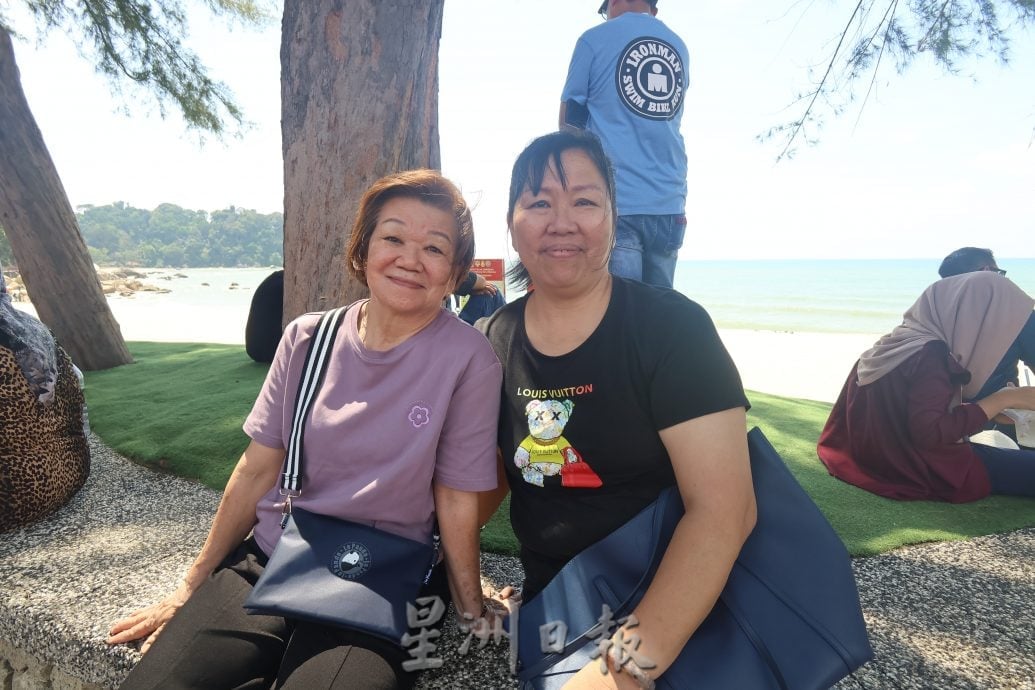 东：：连假效应带动旅游热潮，关丹美景美食吸客，游客呼吁维持餐饮亲民价格。