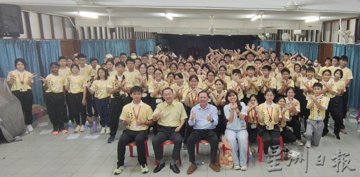 (供花城)NS芙蓉/叶耀荣:面对AI时代挑战,学记需坚持真相辨别是非