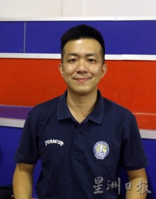 **已签发*柔:全国U17篮赛〡特稿:激战连连 42裁判确保赛事公平进行