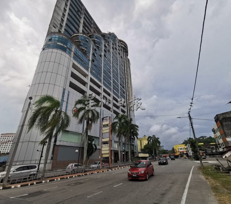 (大北马)多年没营运的广场大厦引发安全隐忧