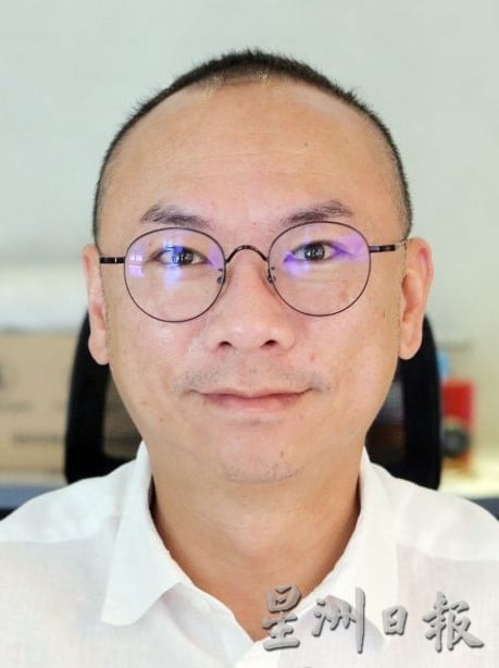倒油污垃圾 沟渠塞 怡保花园南区执法升级