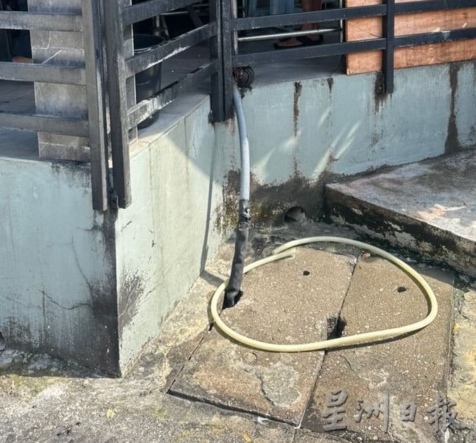 倒油污垃圾 沟渠塞 怡保花园南区执法升级