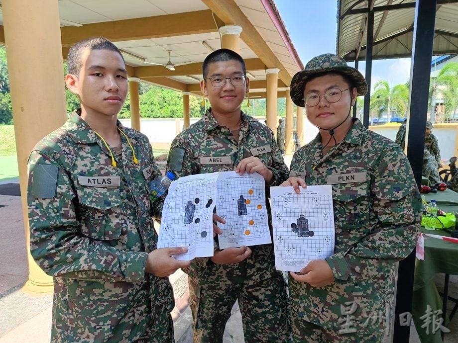 东：（已签发）初尝实弹射击 国民服务学员收获非凡体验