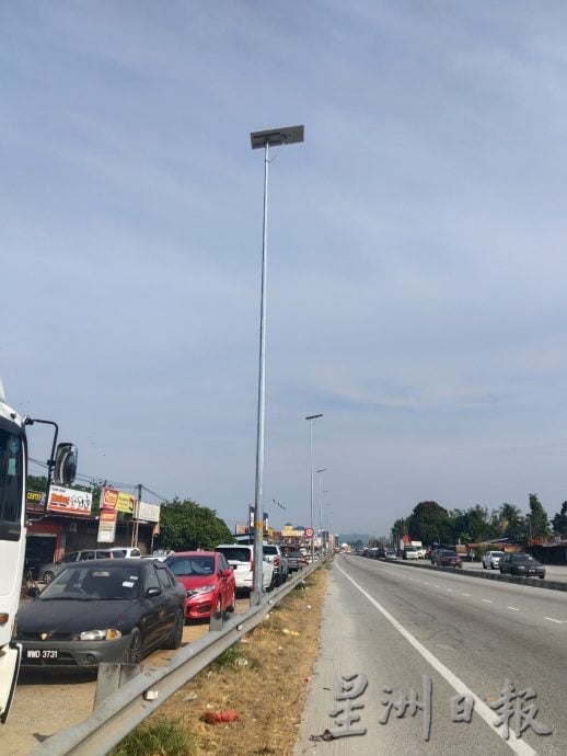 万挠再获10万添9太阳能街灯/4图