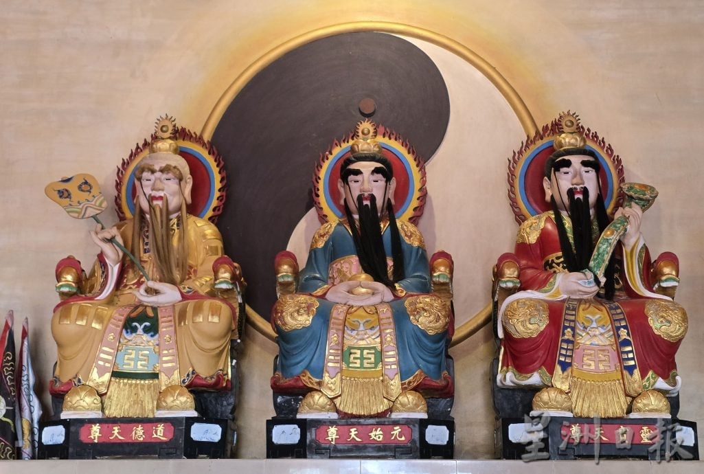 （古城第二版主文）《庙堂之旅》─打坡能宁新村天仙宫仙气缭绕 善信登天坛祈福转运