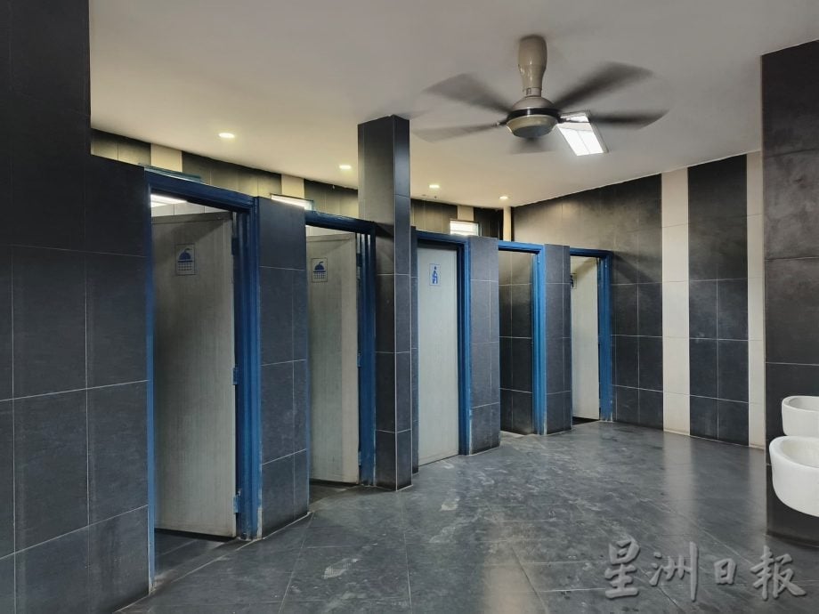 东：直凉公厕提升后干净卫生
