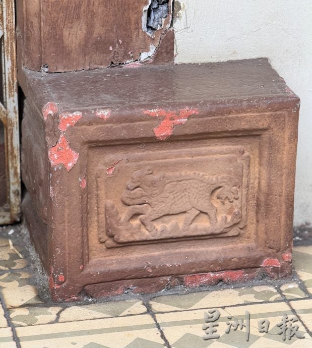 （古城封底主文）《用眼睛去旅游》：海山街