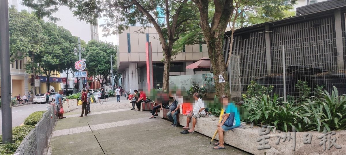 （8/6见报）大都会封底/都会全视角：“劳板”抓不尽