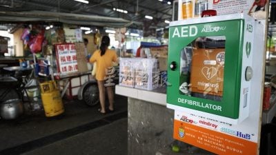 视频 | 自掏腰包购AED 出动8次救回一条命 救护员：用AED需具备一定条件