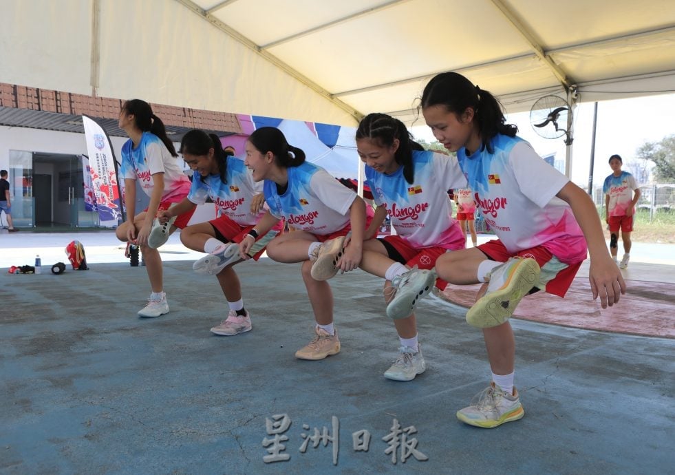 全国U17篮球赛丨全国赛场上场下瞬间   汗水与信念的青春纪念章