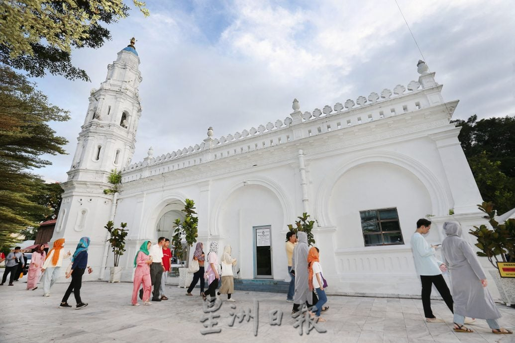 导览讲解斋戒月 清真寺:欢迎非穆参观