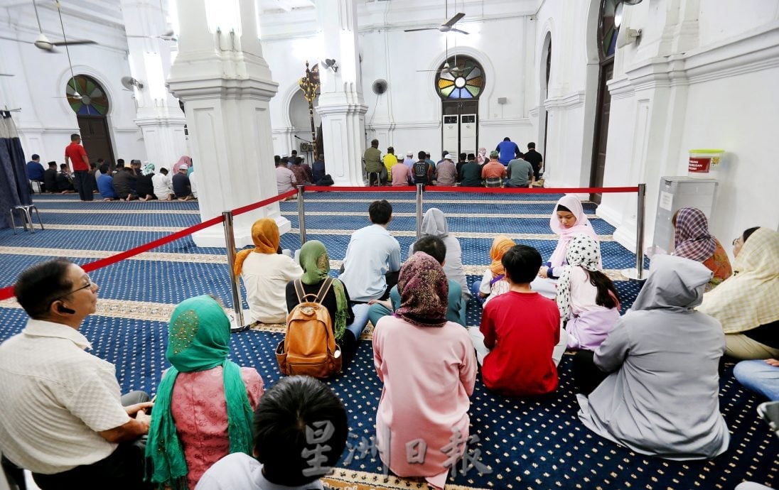 导览讲解斋戒月 清真寺:欢迎非穆参观