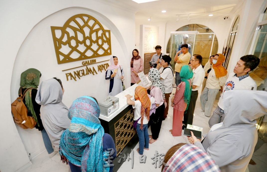 导览讲解斋戒月 清真寺:欢迎非穆参观