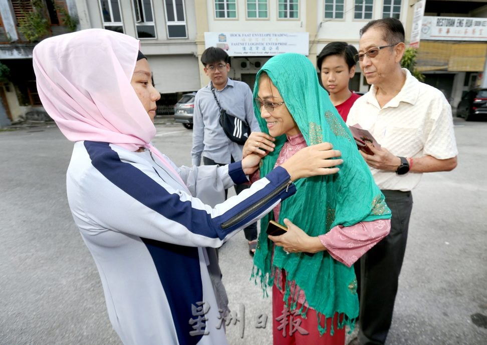 导览讲解斋戒月 清真寺:欢迎非穆参观