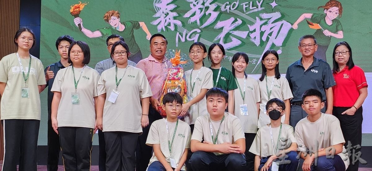 首届“森彩飞扬”中学生夏令营圆满落幕 工委一步一脚印感触深