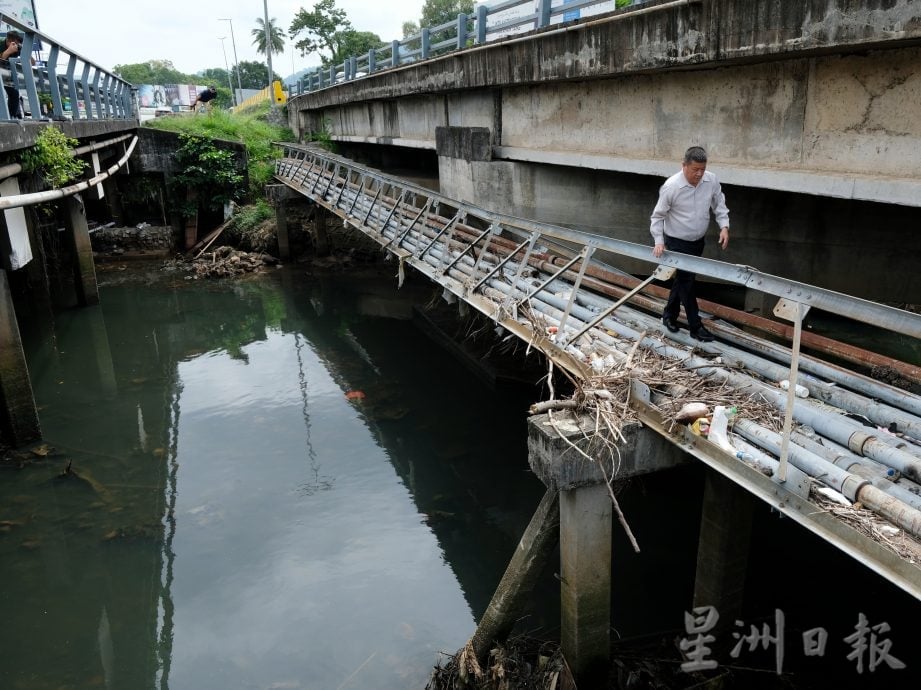 雅凌桥路洞恶化问题已展开维修工程，料两周内完成民众受促小心驾驶。