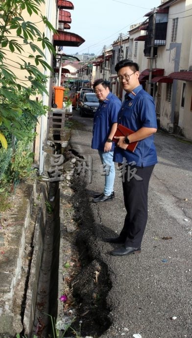 NS芙蓉/“17个民宅区，16个逾30年老宅区” ，钟锦威：2个月接6宗排水沟损坏投诉