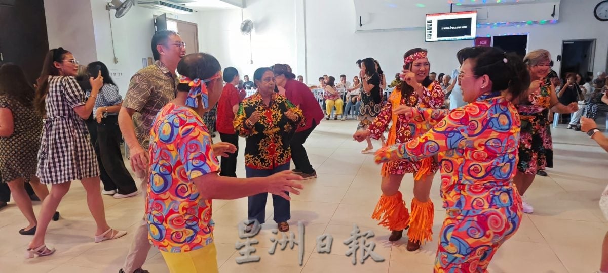 （已签发）**版头**圣文生堂首办下午茶聚会   逾150教友共度怀旧时光   