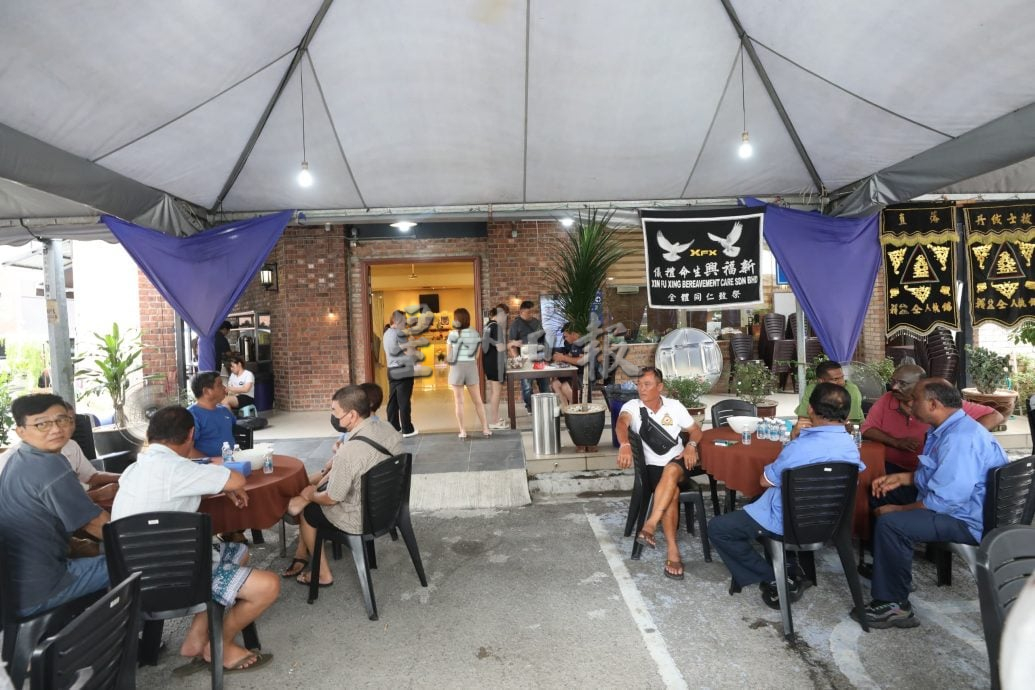 快艇翻覆5死｜颜宏达一家三口明举殡 颜良雄：侄儿去年创业卖鱼饵