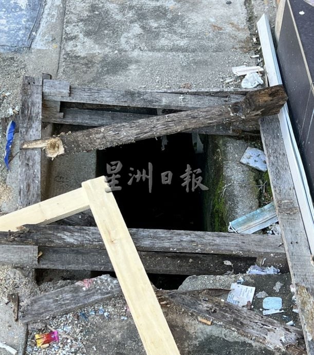 （古城第三版主文）甲拉也商业区洋灰沟盖破裂及“失踪”，危机重重！