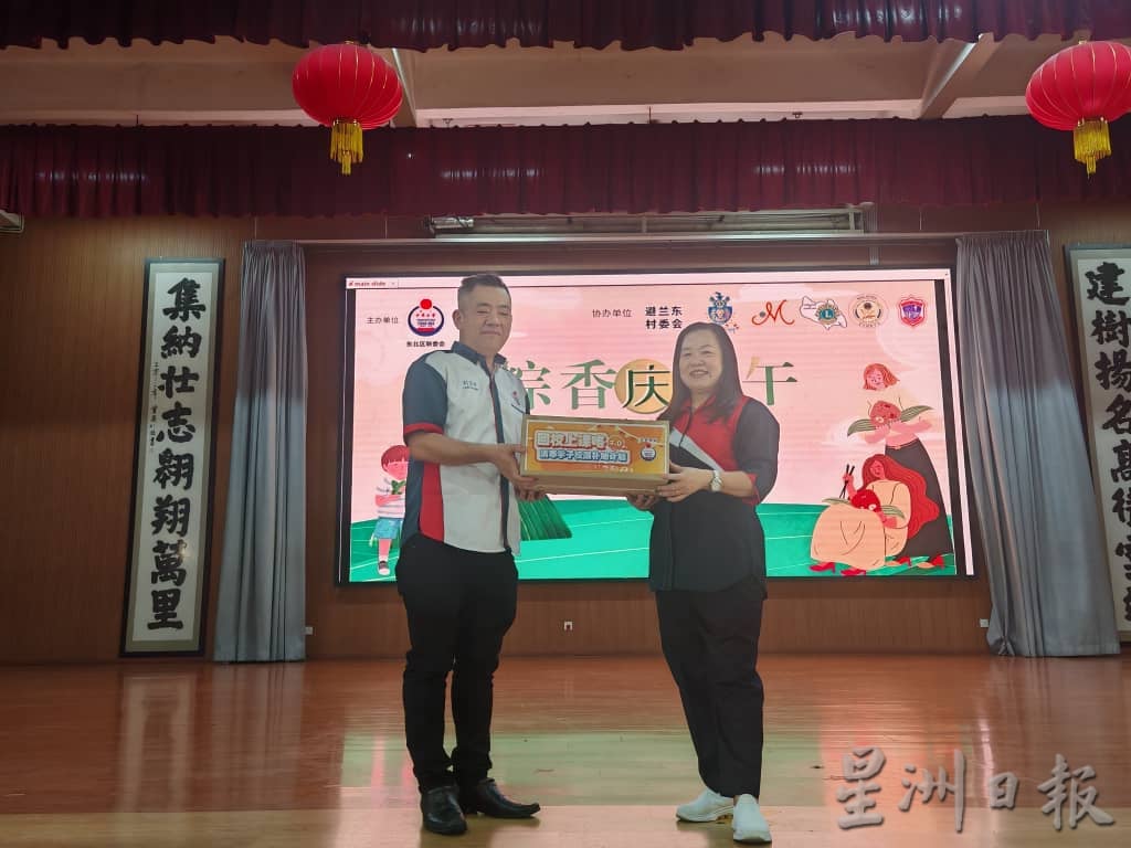 第15届“粽香庆端午”建集华小600学生体验亲手裹粽