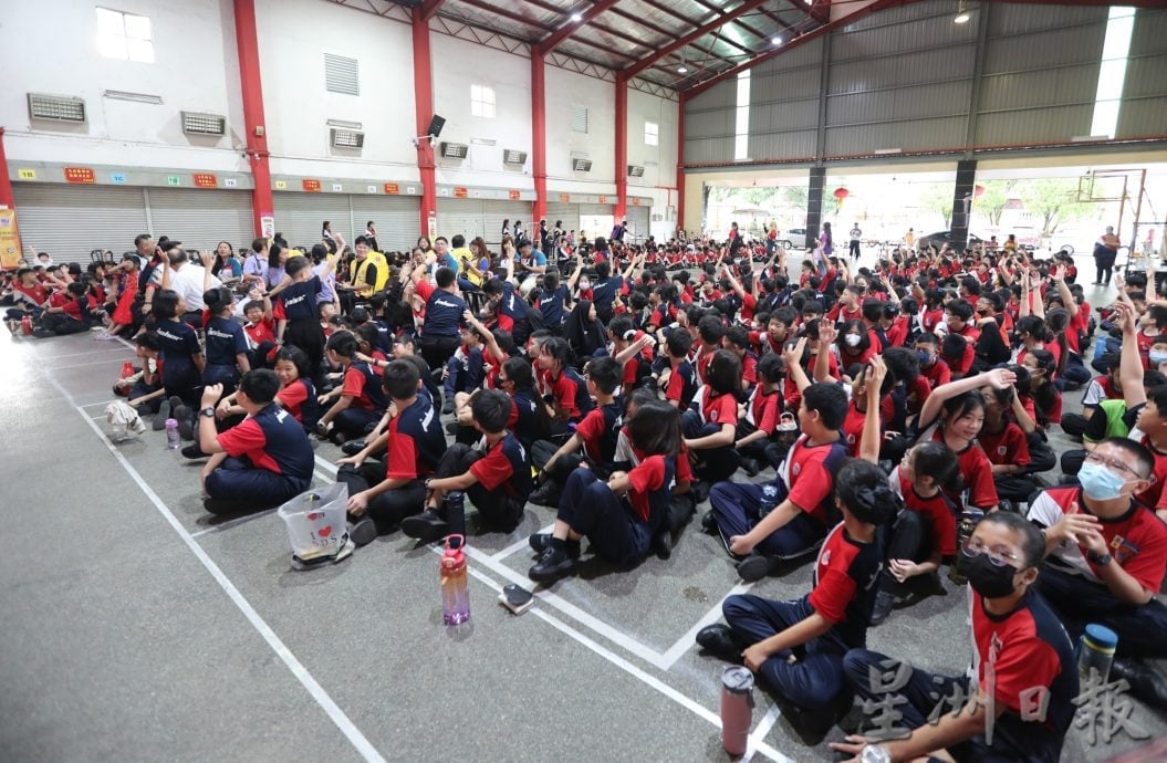 第15届“粽香庆端午”建集华小600学生体验亲手裹粽